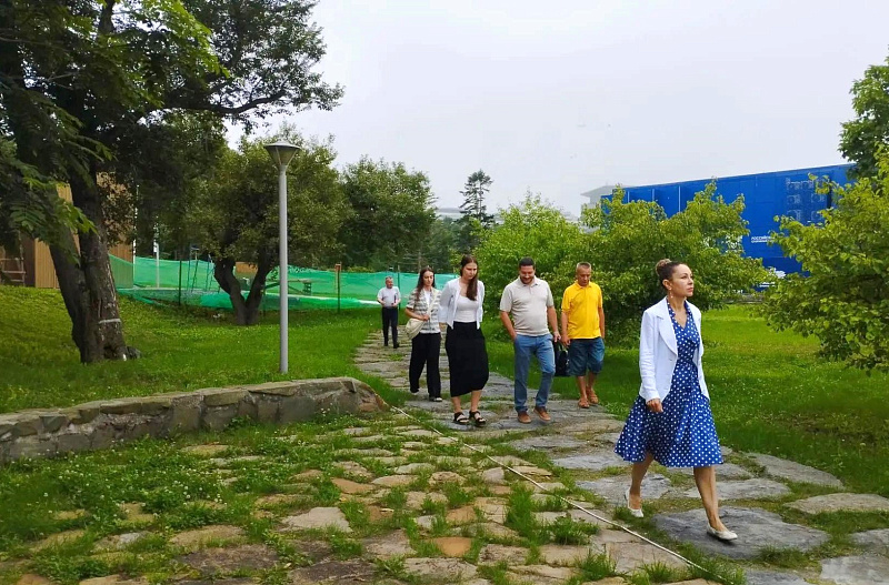 Общественные наблюдатели Владивостока оценили ход благоустройства в ландшафтно-парковой зоне ДВФУ