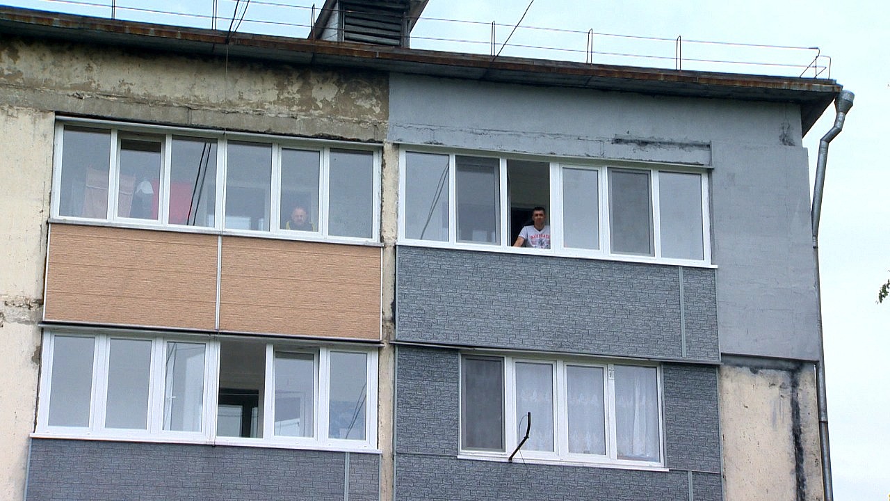 Врачи Приморья борются за жизнь дошкольника, выпавшего из окна третьего этажа