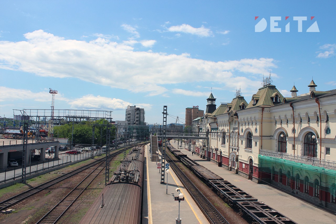 Объект РЖД демонтируют в центре Владивостока