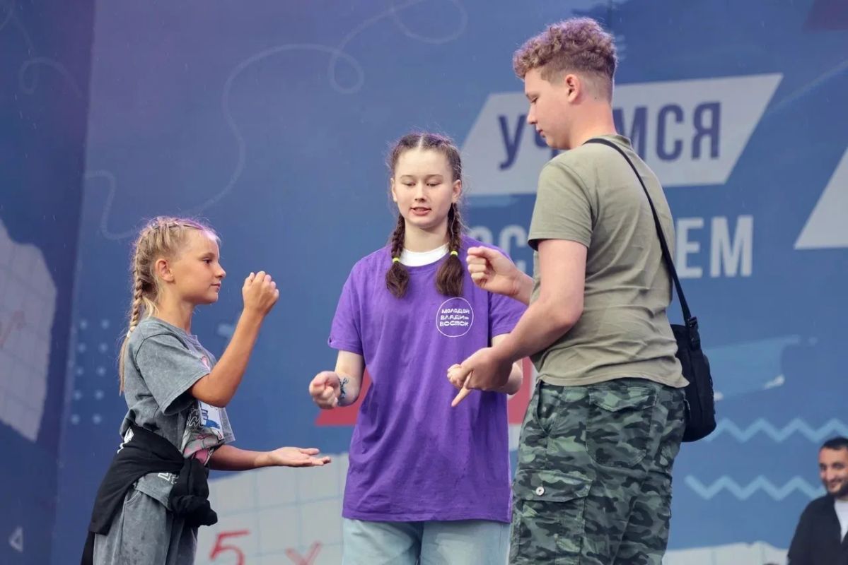 Первого победителя городского чемпионата «Камень, ножницы, бумага» определили во Владивостоке