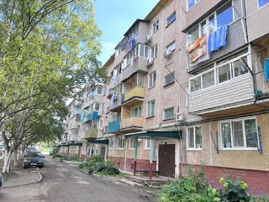 Шестилетний мальчик выпал из окна квартиры в Приморье