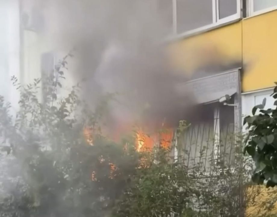 Задымлён целый район: во Владивостоке полыхает стоматологический кабинет