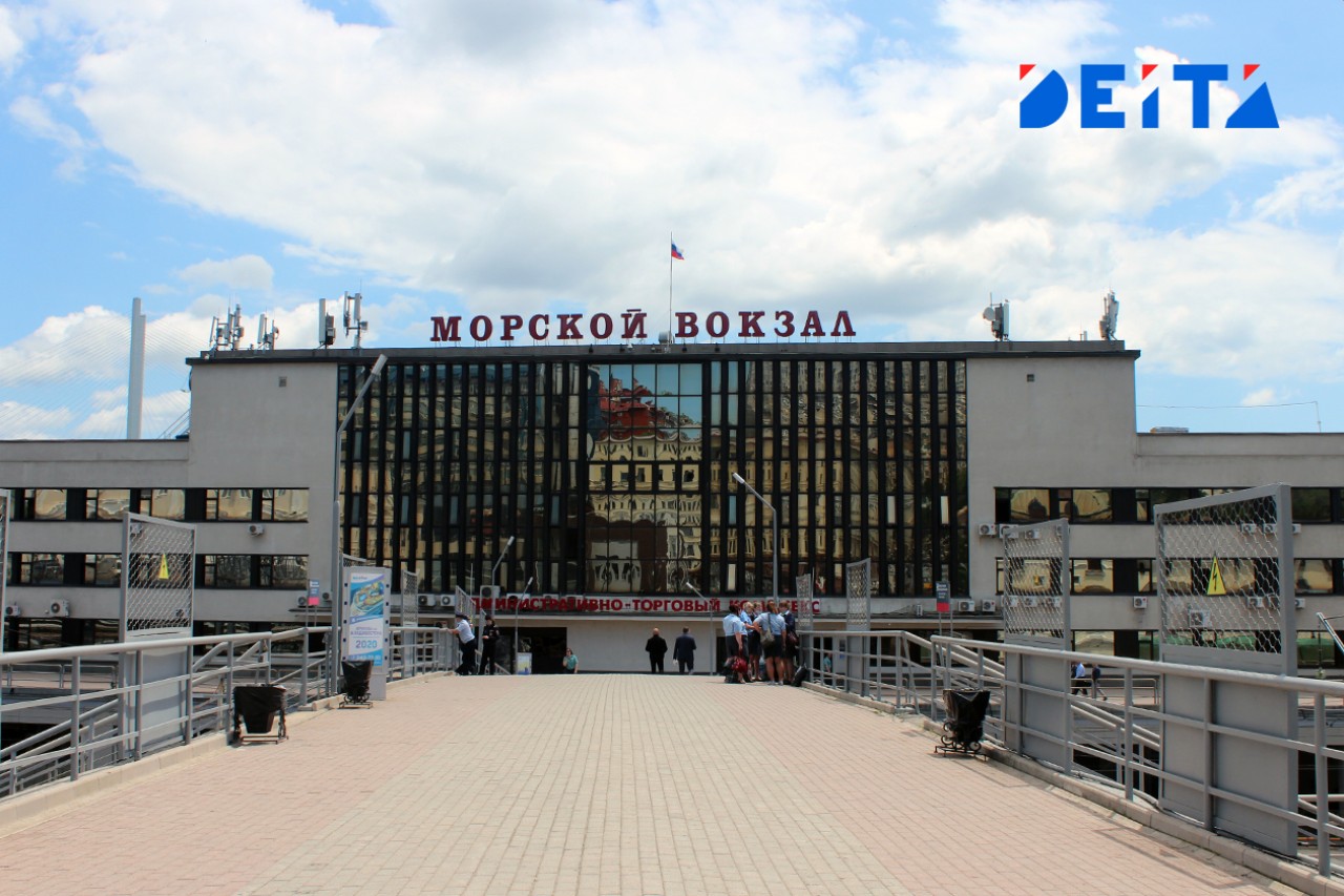 Паромное сообщение приостанавливают во Владивостоке из-за непогоды