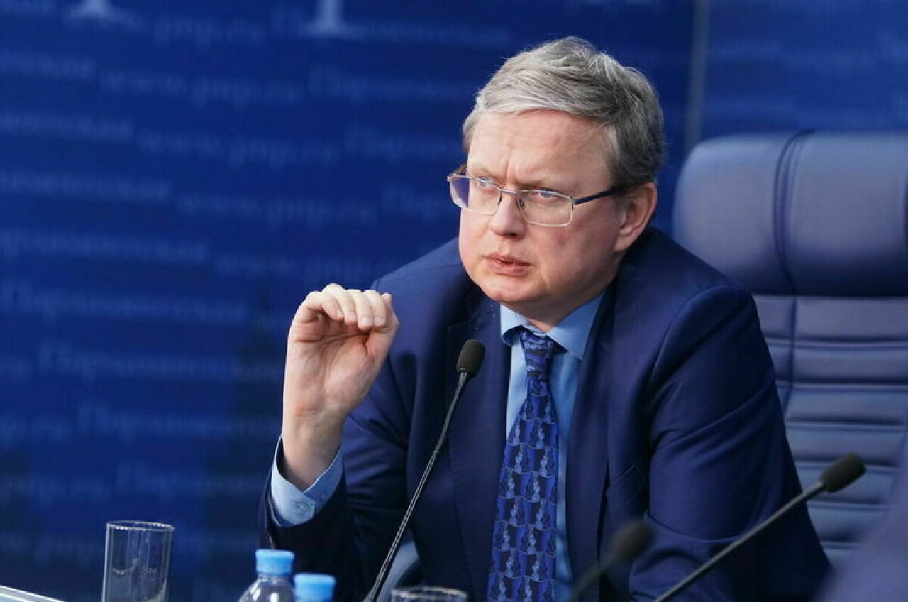 Что нужно сделать со сбережениями до осени, рассказал Делягин
