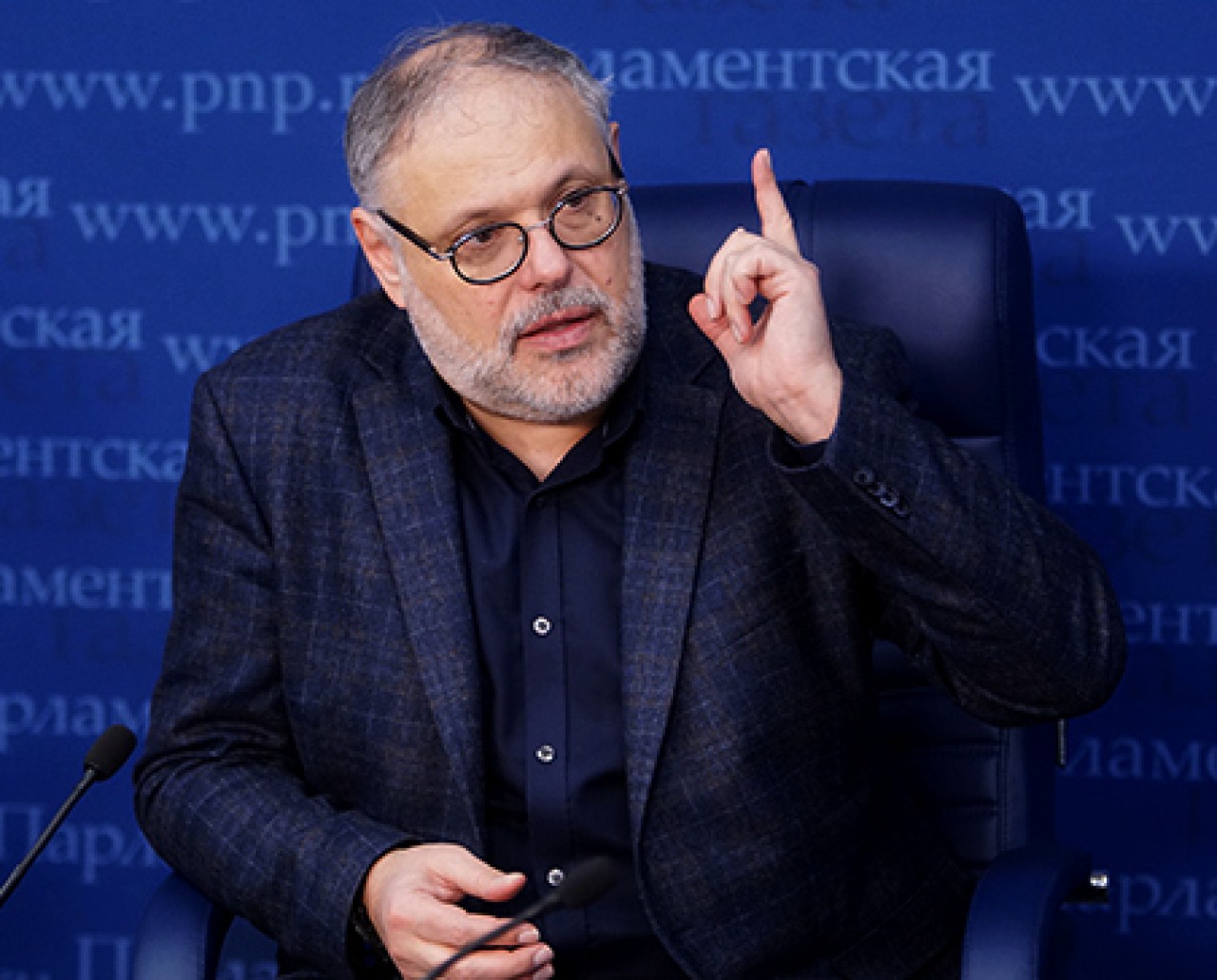 Стоит ли сейчас копить деньги в золоте, объяснил Хазин