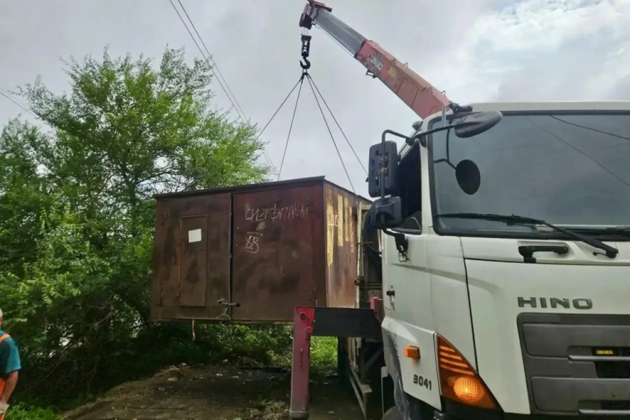 Незаконные объекты продолжают сносить на улицах Владивостока