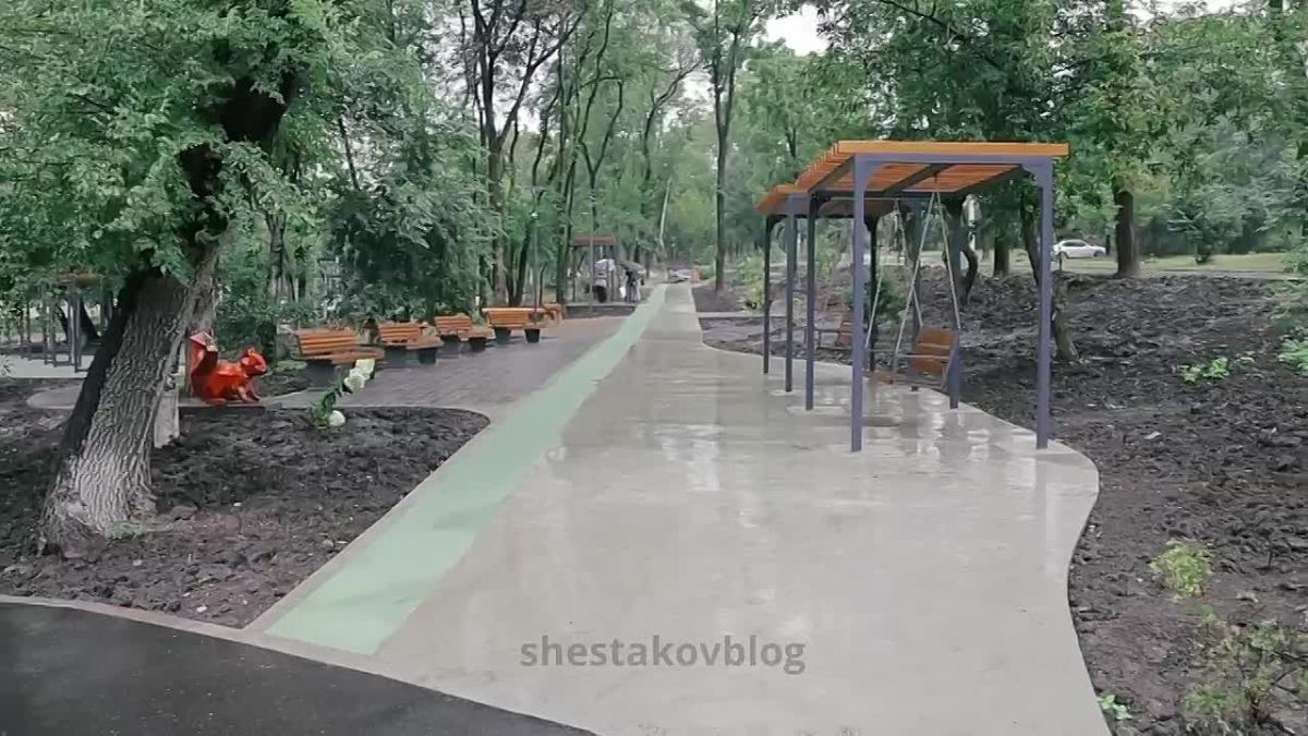 Константин Шестаков: Спортивные тренажеры, новые дорожки и уютные лавочки: аллею на Кирова открыли после ремонта