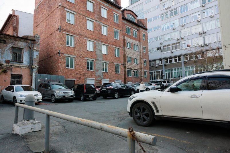 Водителям Владивостока объяснили, как выехать с платной парковки без нервов