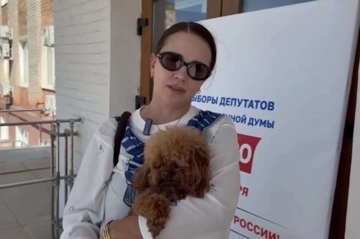 Приморцы голосуют в русских народных костюмах и со своими питомцами — АиФ-Владивосток