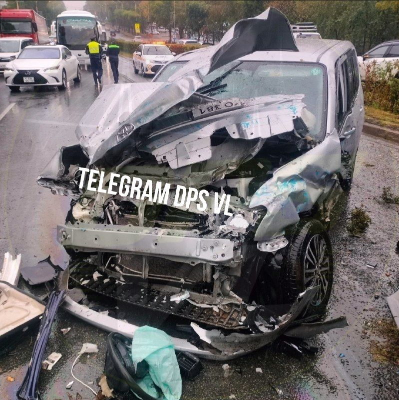 Жесточайшее ДТП в Артёме, вблизи ТЦ Авиатор.Водитель Honda двигаясь... — DPS VL | Владивосток