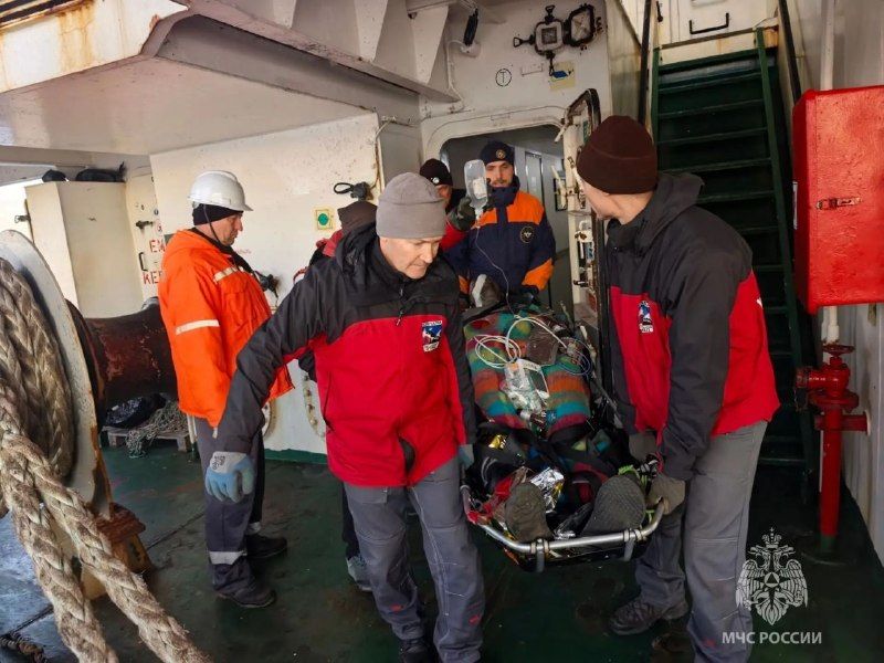 Четыре моряка пропали без вести после пожара на судне из... — РБК Восток