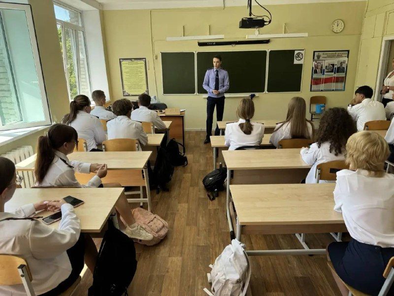 Следователь СК России провел профилактическую лекцию для кадетов во…