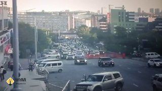 Во Владивостоке прямо сейчас гигантская пробка на Гоголя возле ВГУЭСа... — Svodka25 l Новости Приморья и Владивостока