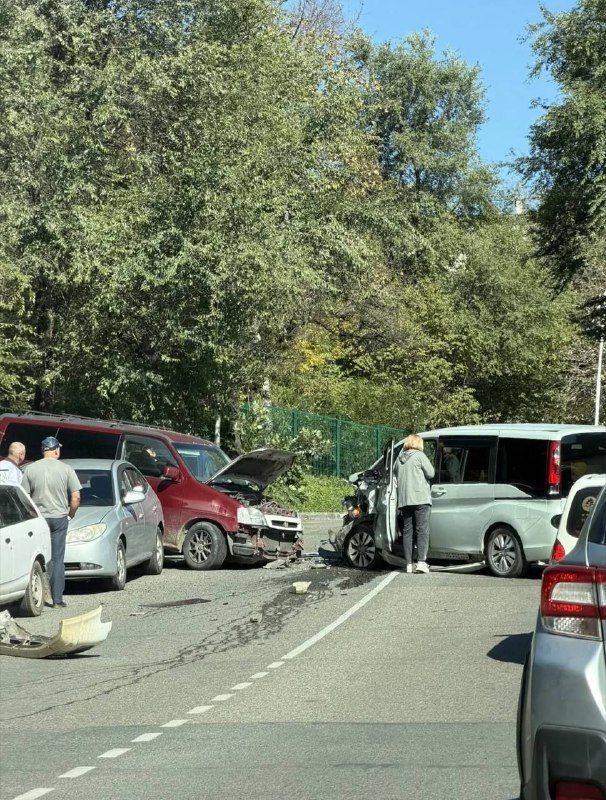 Серьезное ДТП произошло на подъеме на БАМ во Владивостоке