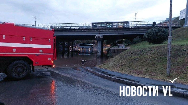 Наша читательница сообщает, что на развязках в районе стадиона «Строитель» и Фирсова потоп. — Новости VL.ru | Владивосток