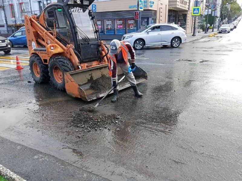 Дорожные службы продолжают устранять последствия непогоды в районах города. — Администрация Владивостока