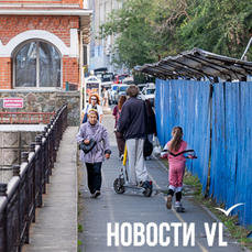Пешеходы жалуются на электросамокаты во Владивостоке вдоль «Берега здоровья» — VL.ru