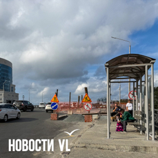 На Некрасовском путепроводе ремонтируют остановку и закрыли часть автобусного кармана — VL.ru