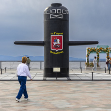 Рубка подводного крейсера «Святой Георгий Победоносец» переехала с «Улицы Дальнего Востока» на набережную Спортивной гавани — VL.ru