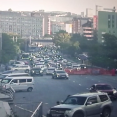Улицу Гоголя перекопали без предупреждения, поставив пол-Владивостока в пробку — VL.ru