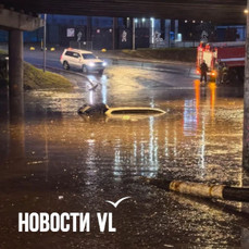 Ночной ливень затопил улицы Владивостока местами по крыши машин — VL.ru