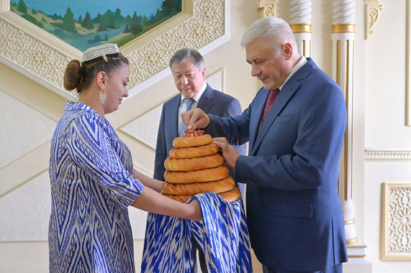 Фоторепортаж прибытия Министра внутренних дел Российской Федерации Владимира Колокольцева в столицу Республики