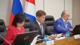 Кожемяко призвал новый состав Заксобрания Приморья работать на благо жителей края