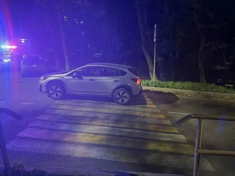 Госавтоинспекция устанавливает обстоятельства наезда на школьницу во Владивостоке.