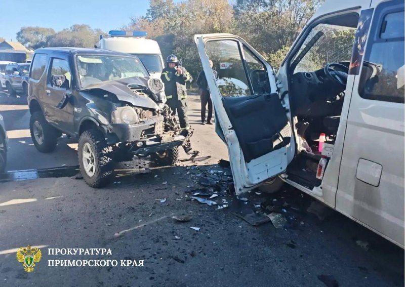 Четыре человека пострадали в аварии с пассажирским автобусом в Партизанске