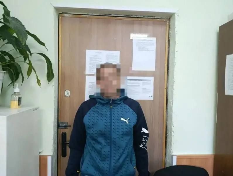 В Приморском крае сотрудники наркоконтроля ОМВД России «Черниговский» изъяли у наркоплантатора 103 куста конопли.