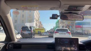 ДТП с участием машины скорой помощи произошло на Семеновской во Владивостоке — PrimaMedia.Приморье