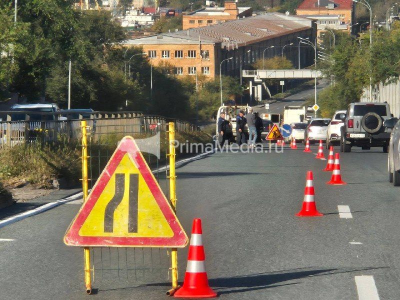 Одну полосу перекрыли на улице Олега Кошевого во Владивостоке — PrimaMedia.Приморье