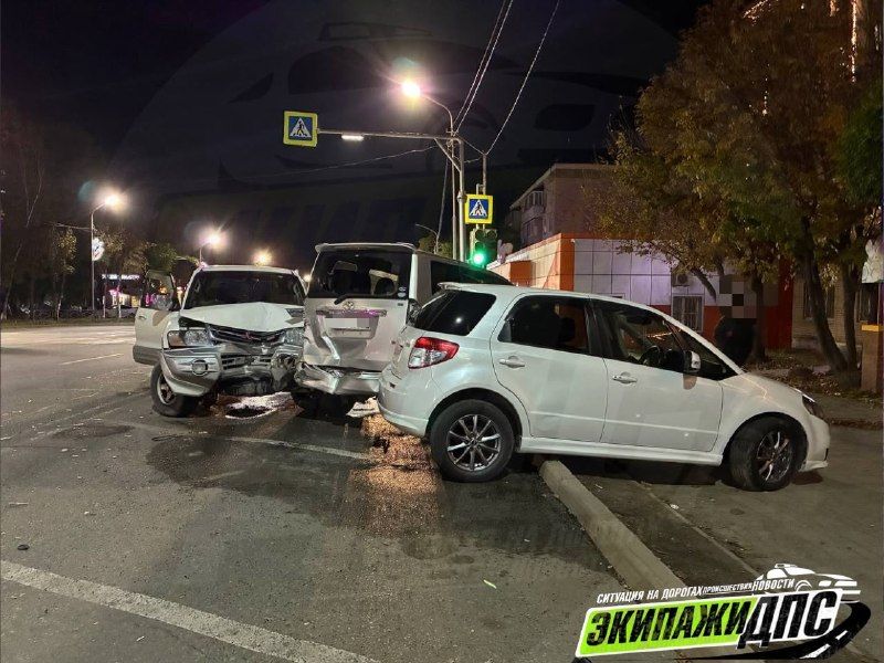 В Артёме произошло серьёзное ДТП с участием трёх авто и пешехода. — DPS VL | Владивосток