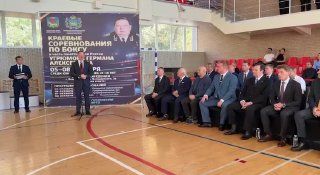Сегодня прошли финальные бои краевых соревнований по боксу. — Вести Приморье