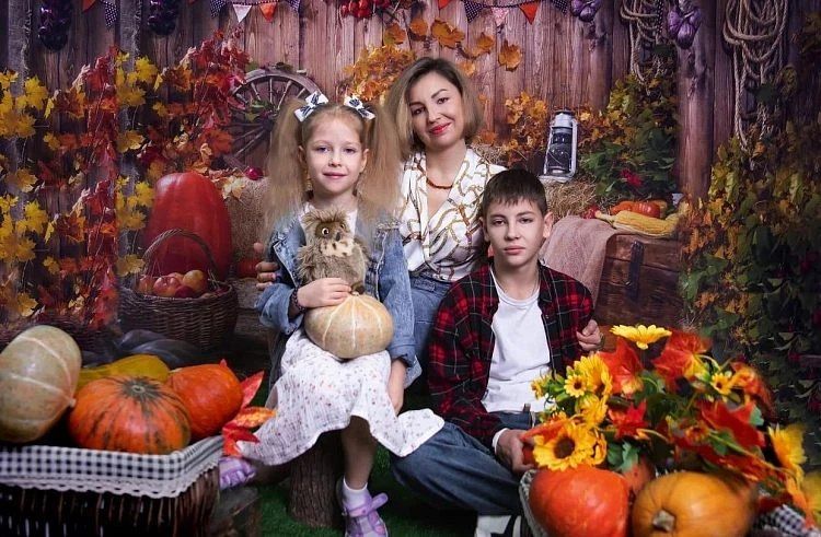 В 2025 году свыше 15 тысяч работающих родителей в Приморском крае воспользовались новой ежегодной семейной выплатой — Вести Приморье