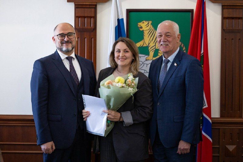 Вручили ключи ещё от трёх новых квартир.