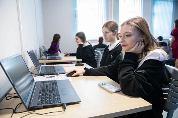 Одни из самых высоких в России: на Колыме увеличили стипендии студентам — РБК Восток