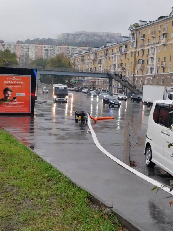 Городские службы с ночи откачивают воду после сильного ливня во Владивостоке — ВОСТОК-МЕДИА | Владивосток и ДФО