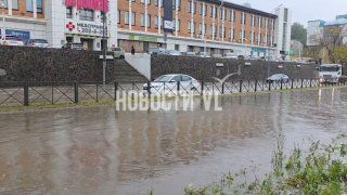 В районе Зелёного острова пытаются откачать воду. Движение перекрыто. — Новости VL.ru | Владивосток