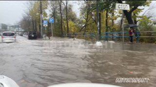 Луговая продолжает тонуть: вода на участке не спадает По прогнозам синоптиков, в 13. — PrimaMedia.Приморье