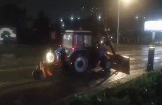 Дорожники всю ночь убирали грунт и прочищали ливнёвки после непогоды во Владивостоке — ВОСТОК-МЕДИА | Владивосток и ДФО