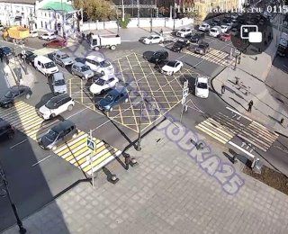 Камера записала момент жесткого ДТП, которое произошло только что на Алеутской во Владивостоке — Svodka25 l Новости Приморья и Владивостока