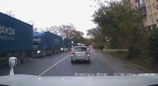 Мужчина на электровелосипеде с ребенком сбил пешехода во Владивостоке — PrimaMedia.Приморье