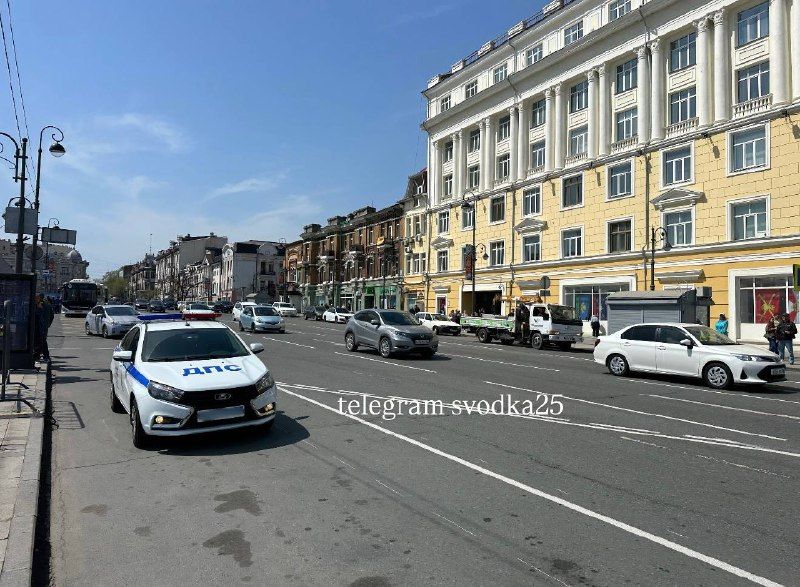 В центре Владивостока под колеса Toyota Prius попала туристка из Китая, перебегавшая через дорогу