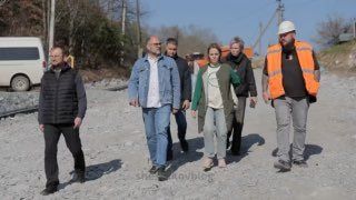 Проверил ход работ на улице Выселковой.