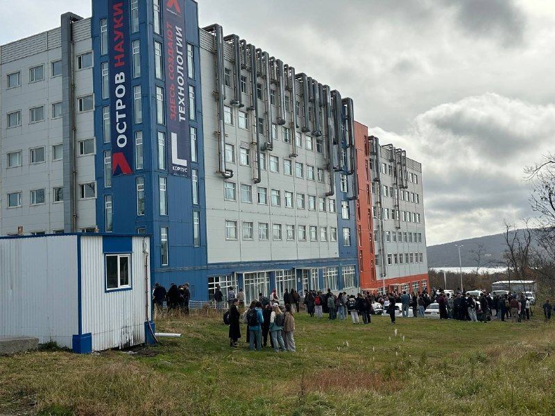 Сегодня днём в лабораторном корпусе ДВФУ на Русском произошло возгорание. — Новости VL.ru | Владивосток