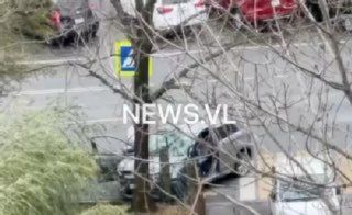 Неизвестный устроил ДТП и бросил машину у школы и детсада во Владивостоке — PrimaMedia.Приморье