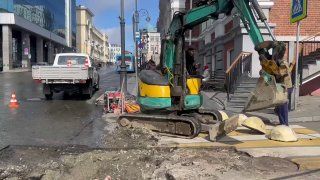 Более 20 бригад устраняют технологические повреждения на теплосетях Владивостока.