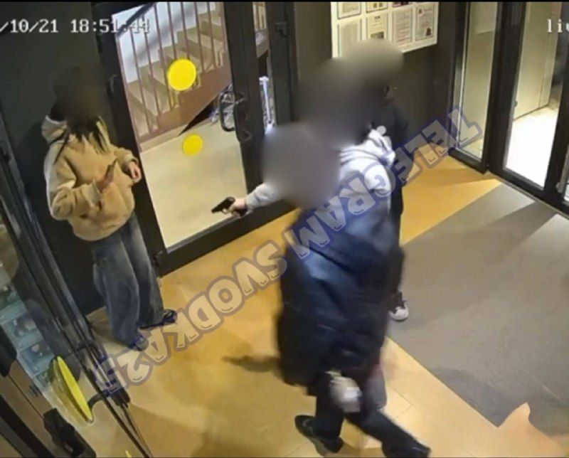 Во Владивостоке пистолет, который подростки направляли на девочку, оказался игрушечным. А сами дети оказались друзьями.