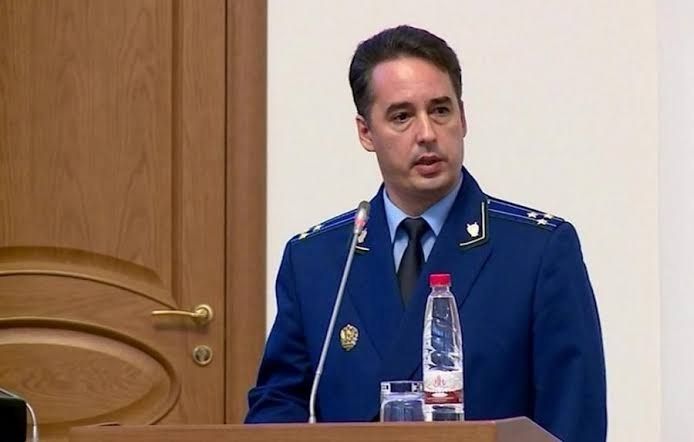 Бывшего прокурора Приморья Сергея Столярова могли задержать в Москве.